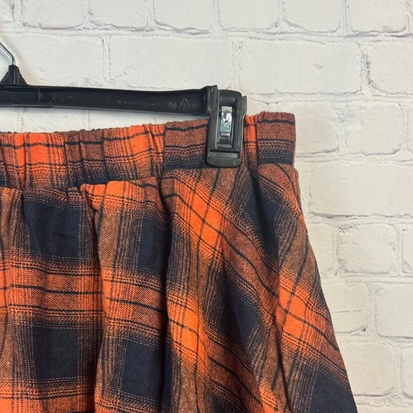 BloomChic Asymmetrical Plaid Flannel Skirt in Orange and Blue Plus Size 2X - Picture 3 of 6
